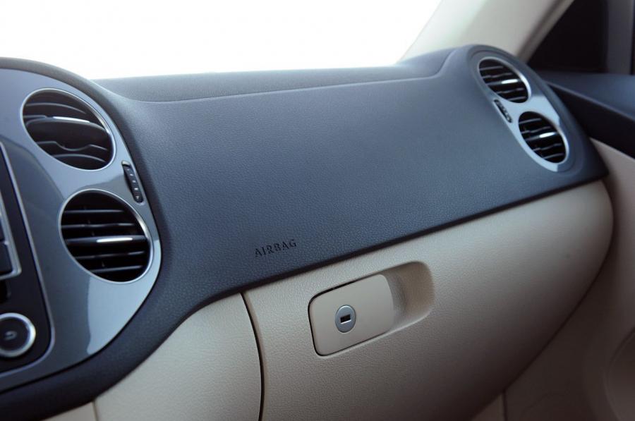  Volkswagen Tiguan 2011 года  (фото 55 из 146)